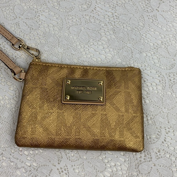 Michael Kors Gold leather Wristlet Clutch Wallet Gold hardware Lined Pocket EUC - Picture 12 of 13